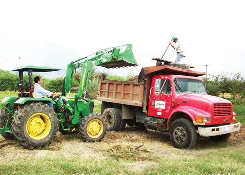 humus-abonos-organicos-carga-equipos humus-abonos-organicos-carga-equipos